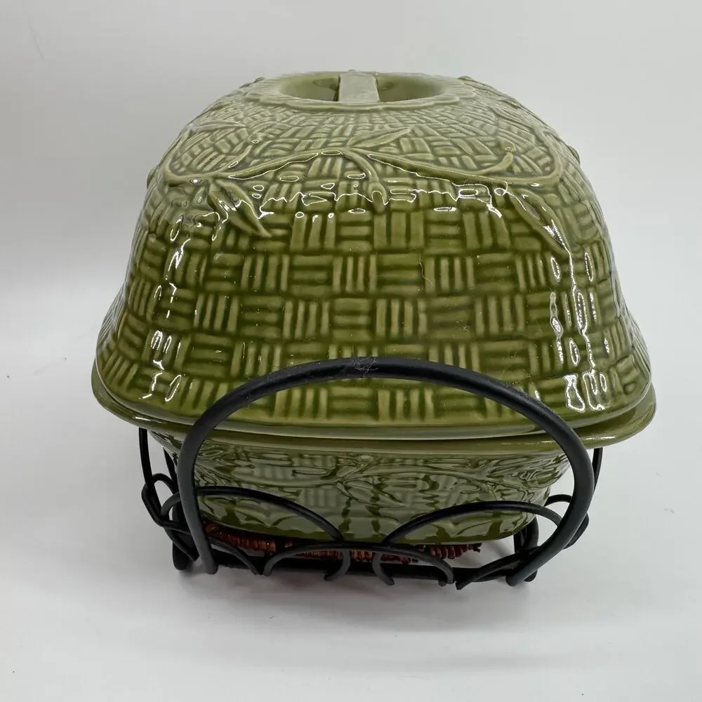 Temp-tations Orchard Vine Green 4Qt Covered Baker Dish with Lid & Wire Rack